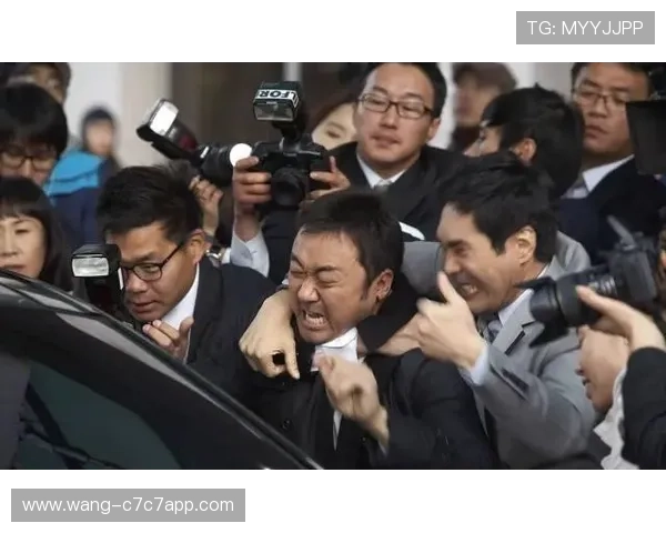 足球球星骗局揭秘：从虚假投资到假冒代言，一场娱乐圈背后的黑暗交易