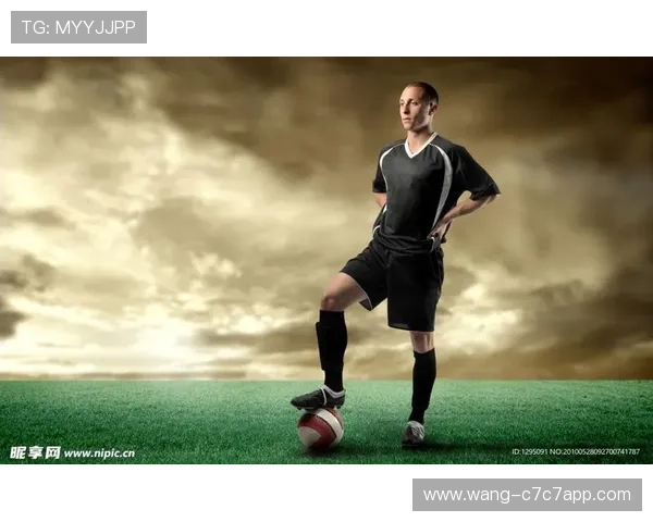 高清足球球星排版素材集合展示顶级球员风采与经典瞬间